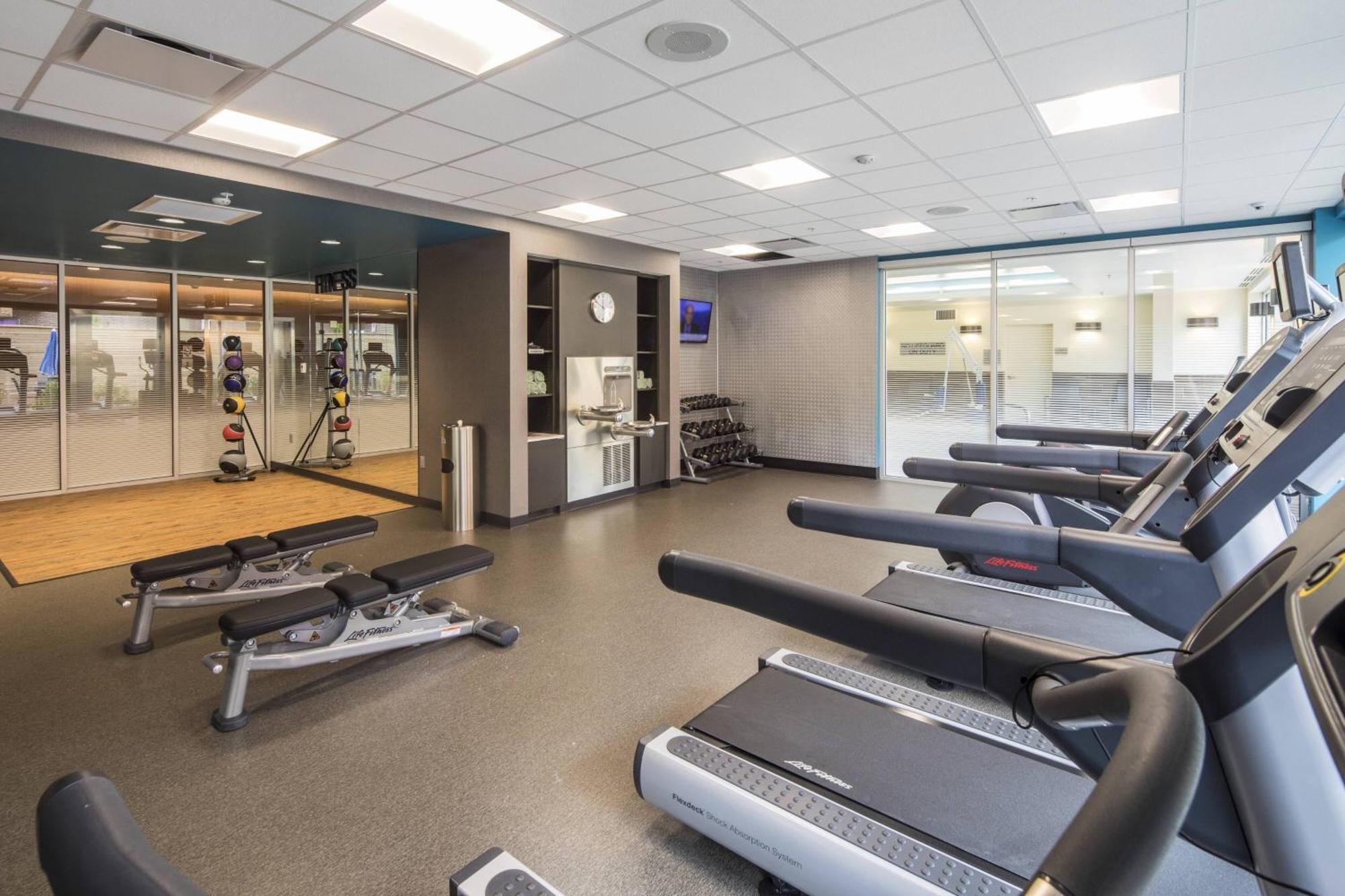 Fairfield Inn & Suites By Marriott Pittsburgh North/Mccandless Crossing McCandless Township Bagian luar foto