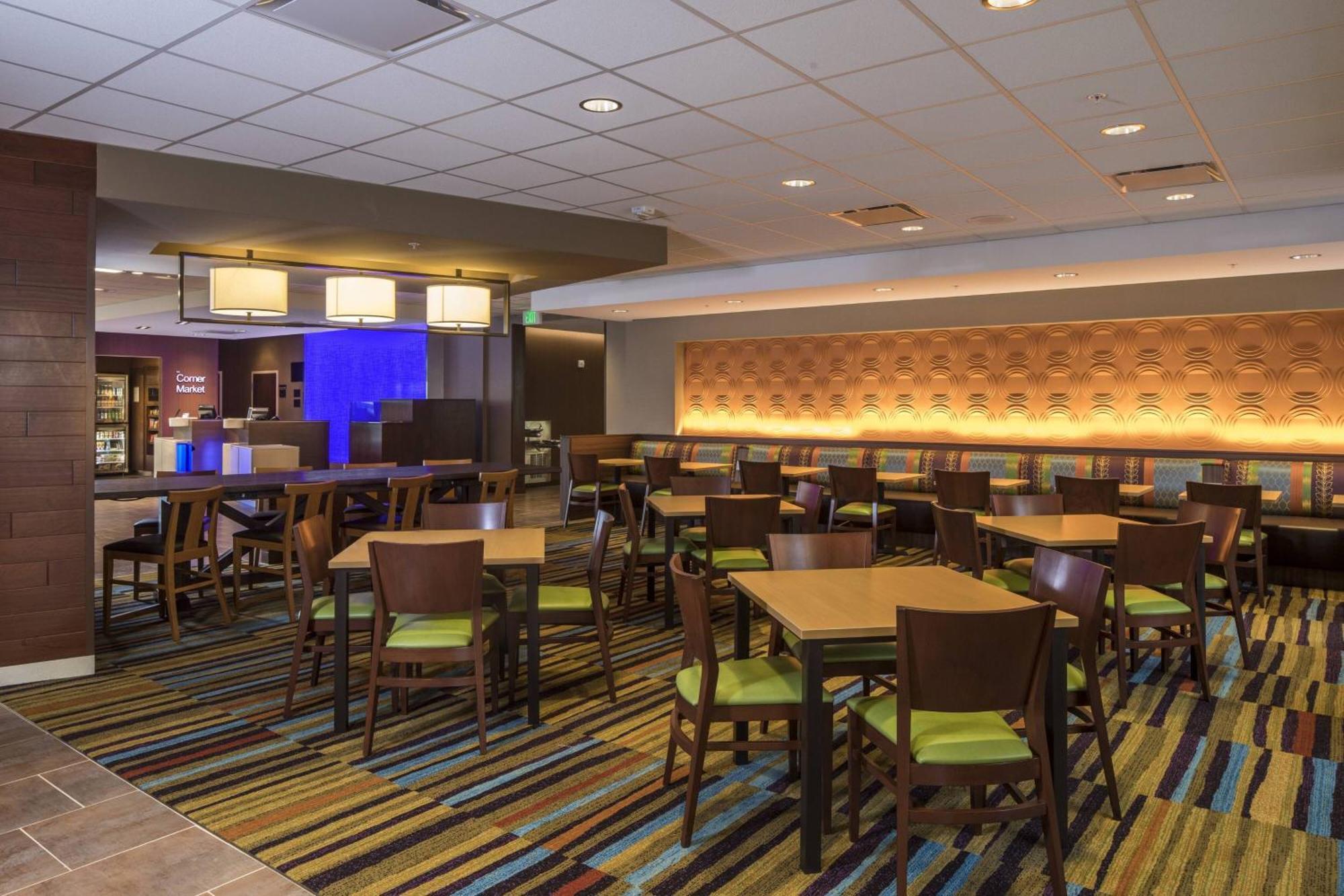 Fairfield Inn & Suites By Marriott Pittsburgh North/Mccandless Crossing McCandless Township Bagian luar foto