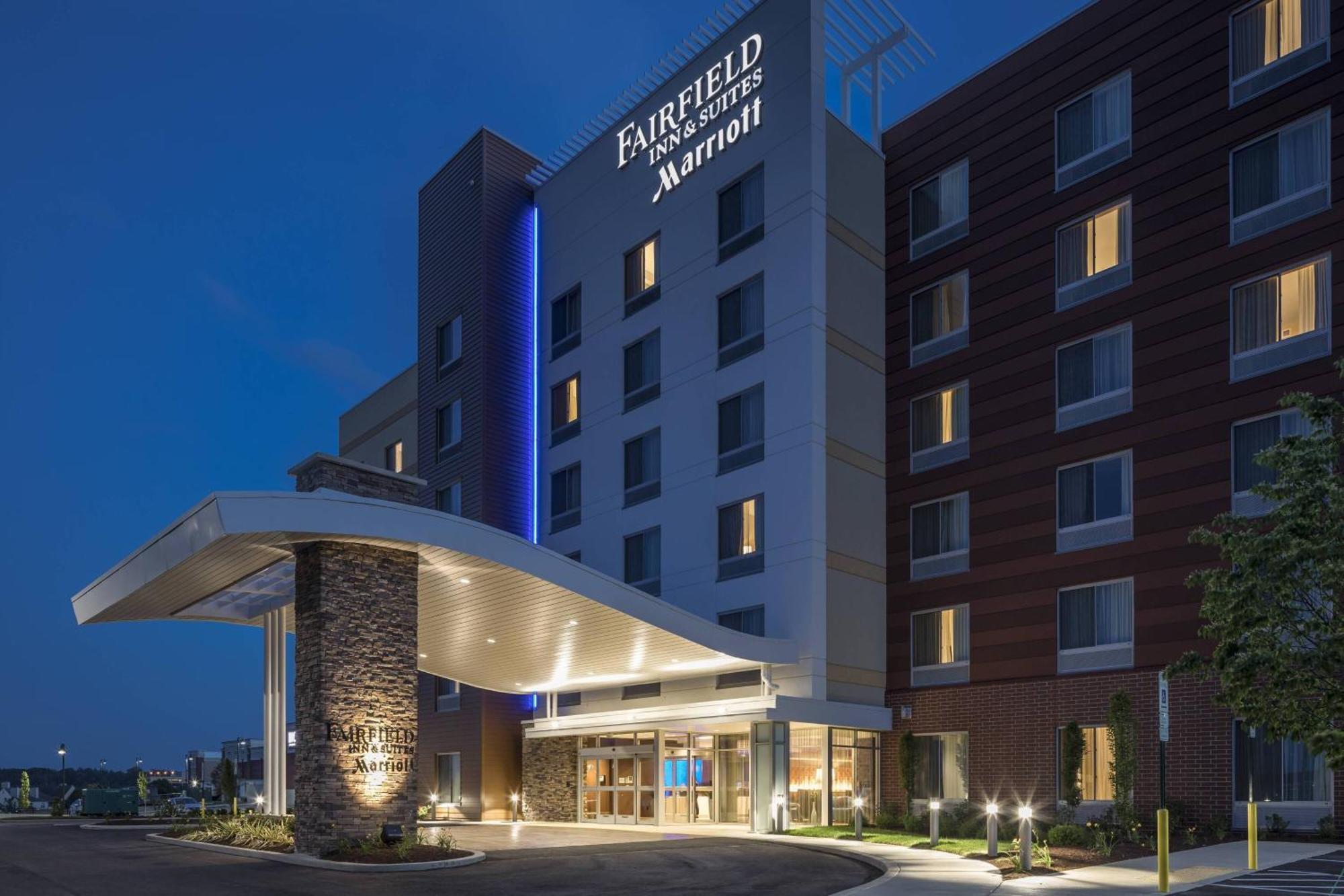 Fairfield Inn & Suites By Marriott Pittsburgh North/Mccandless Crossing McCandless Township Bagian luar foto